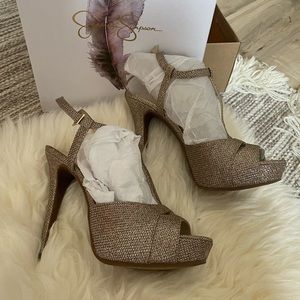Jessica Simpson 7.5M Gold Platform Ankle Strap Heels